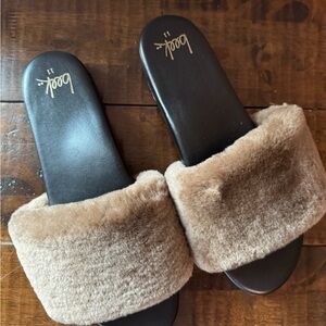 Beek Fur Slides